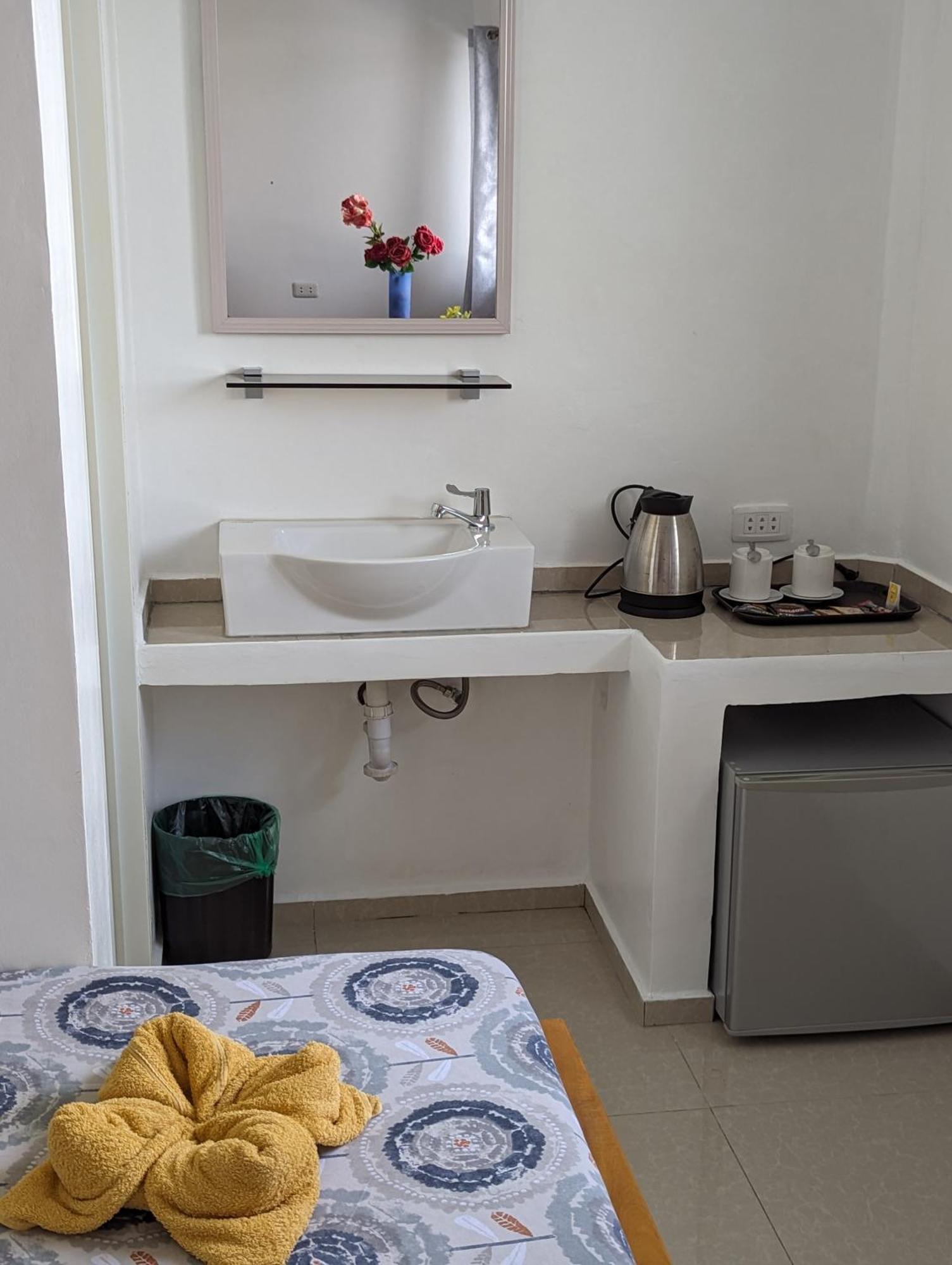 Astillo'S Guest Houses Moalboal Room photo